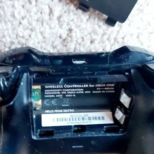 Xbox 360 and Xbox One with 3 controllers - Image 8