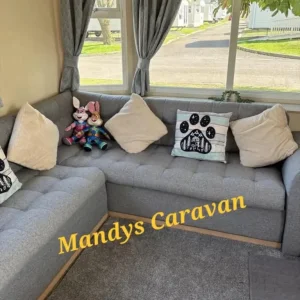 6 berth pet friendly caravan - Image 2