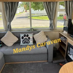 6 berth pet friendly caravan - Image 3