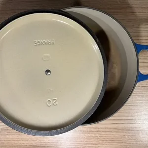 Le Creuset 20cm cast iron casserole, blue - Image 5