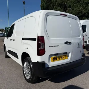 2022 Peugeot Partner 1.5 BlueHDi Professional Panel Van - Image 5