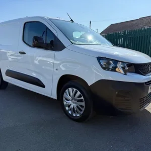 2022 Peugeot Partner 1.5 BlueHDi Professional Panel Van - Image 7