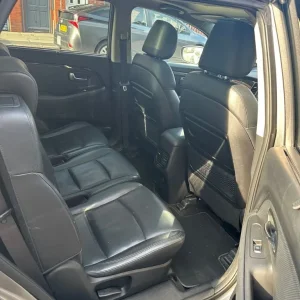 Kia Carens 2014 MPV, 1.7 CRDI, 7-seater, manual - Image 4