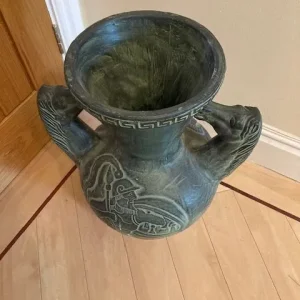 Large green ceramic ornament with horse head handles - Image 4