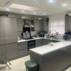 5-bedroom house ready to move into - Image 2