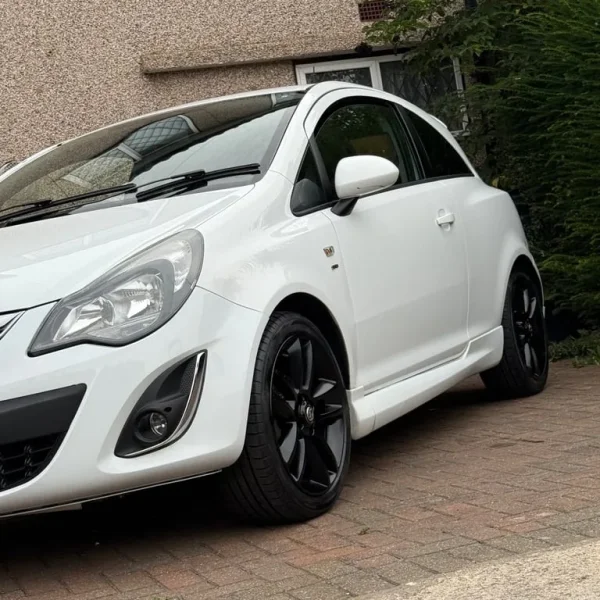 2014 Vauxhall Corsa SRI 3-door hatchback