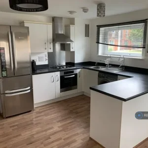 2 bedroom flat in Lady Jane Place, Swanscombe, Dartford - Image 2