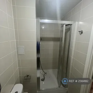 2 bedroom flat in Lady Jane Place, Swanscombe, Dartford - Image 4