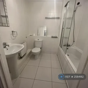 2 bedroom flat in Lady Jane Place, Swanscombe, Dartford - Image 5