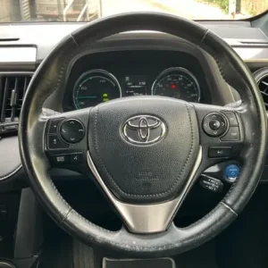 2017 Toyota RAV4 AWD Hybrid Estate - Image 8