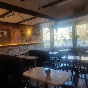 Cafe and takeaway - Image 3