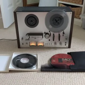 AKAI GX-4000DB Reel to Reel Tape Recorder with 14 tapes and 3 take up reels - Image 7