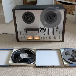 AKAI GX-4000DB Reel to Reel Tape Recorder with 14 tapes and 3 take up reels - Image 8