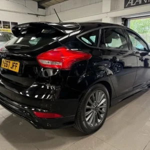 2017 Ford Focus 1.5 TDCI ST-Line Hatchback - Image 6