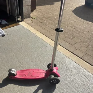 Micro scooter kick