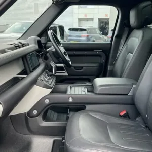 2021 Land Rover Defender 2.0 P400e X-Dynamic HSE 110 5dr Auto With Heated Seats - Image 3