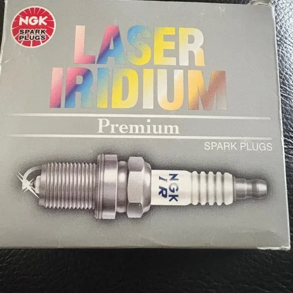 Pack of 4 spark plugs