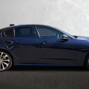 2023 Jaguar XE 2.0 D200 R-Dynamic SE Black 4dr Auto Saloon Diesel Automatic - Image 5