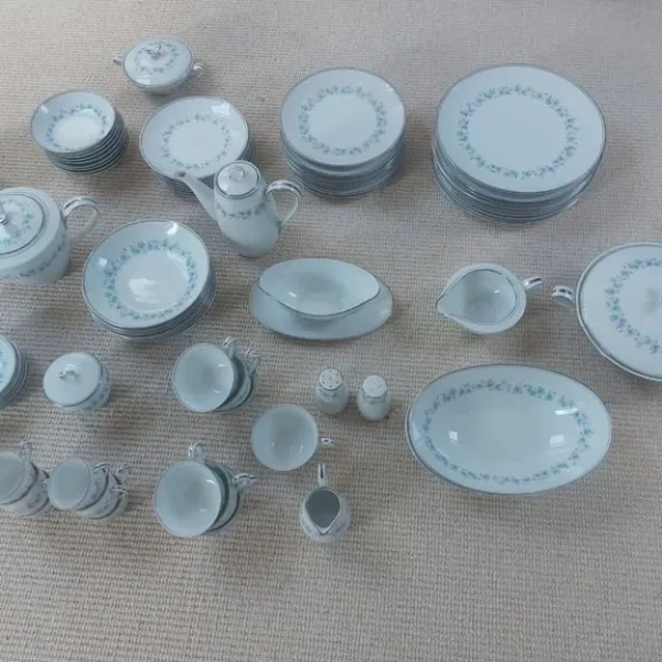 Noritake Concord dinner service