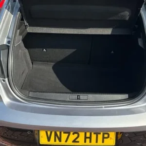 2023 Peugeot 208 1.2 PureTech 100 Allure Premium 5-door hatchback - Image 4