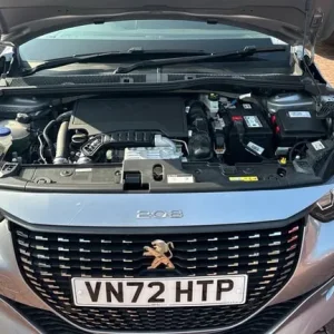 2023 Peugeot 208 1.2 PureTech 100 Allure Premium 5-door hatchback - Image 8