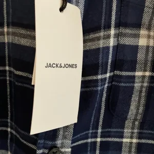 Checked shirt size L brand new - Image 3