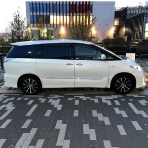 2014 Toyota Estima Hybrid MPV with Leather Seats and Heated Seats - Image 6