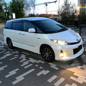 2014 Toyota Estima Hybrid MPV with Leather Seats and Heated Seats