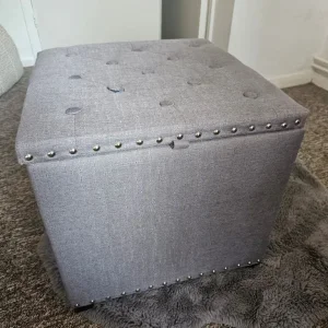 Storage puff chair
