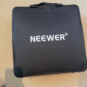 Neewer RGB 1200 LED Light - Image 5