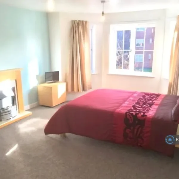 1 bedroom flat in Doughty Close, DY4