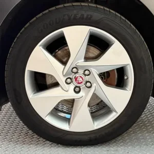 2019 Jaguar I-Pace 400 SE 90kWh 4WD Electric Hatchback - Image 3