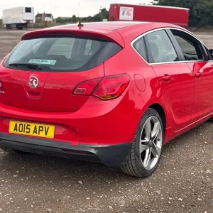 2015 Vauxhall Astra 16V Limited Edition 5-door hatchback - Image 3