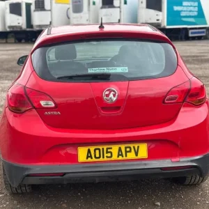 2015 Vauxhall Astra 16V Limited Edition 5-door hatchback - Image 4