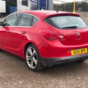 2015 Vauxhall Astra 16V Limited Edition 5-door hatchback - Image 5