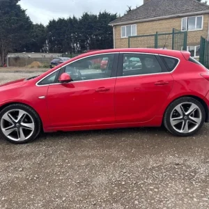 2015 Vauxhall Astra 16V Limited Edition 5-door hatchback - Image 6