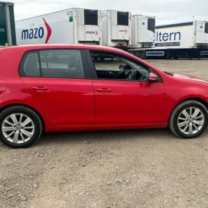2012 Volkswagen Golf 2.0 TDi 140 BlueMotion 5-door hatchback - Image 3