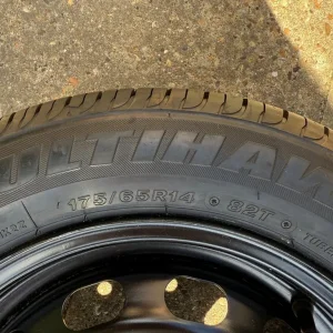 Ford Fiesta spare wheel and tyre - Image 5