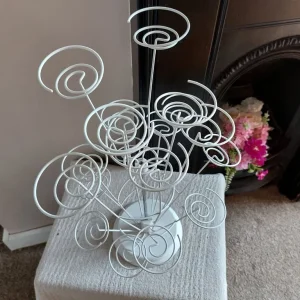 Cream Metal Spiral Tree Cupcake Holder - Image 3
