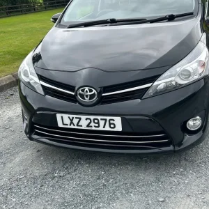 Toyota VERSO 2017 MPV manual diesel - Image 4