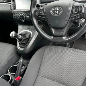 Toyota VERSO 2017 MPV manual diesel - Image 6