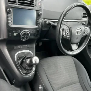 Toyota VERSO 2017 MPV manual diesel - Image 8