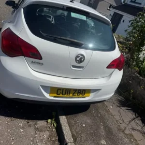 Vauxhall Astra Hatchback 2011 Manual 1398cc 5-door - Image 2