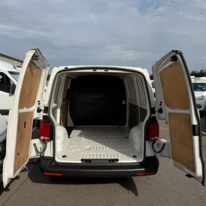 2022 Volkswagen Transporter T28 TDI T6.1 Startline SWB Panel Van - Image 7