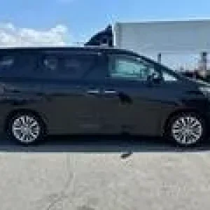 Toyota Vellfire Golden Eyes 3.5L Automatic 7-Seater 2014 - Image 6