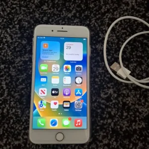 iPhone 8 Plus unlocked 64GB white - Image 2