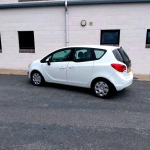 2013 Vauxhall Meriva 1.7 CDTI Exclusive - Image 2