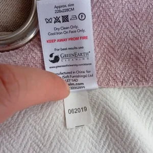 Pink Dunelm blackout curtains 90 x 90 - Image 3