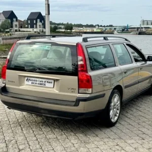 2004 Volvo V70 2.4 SE 5-door Automatic Estate - Image 6