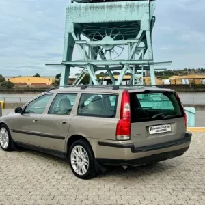 2004 Volvo V70 2.4 SE 5-door Automatic Estate - Image 7